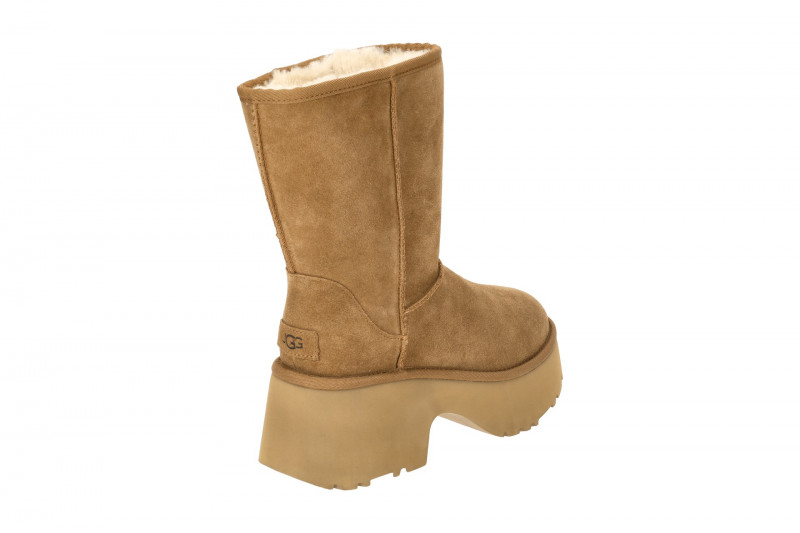UGG Classic Short New Heights Stiefel braun 1158310