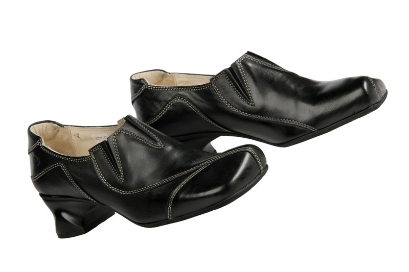 Tiggers Gaia 3 karree Pumps BTC-11528 in schwarz