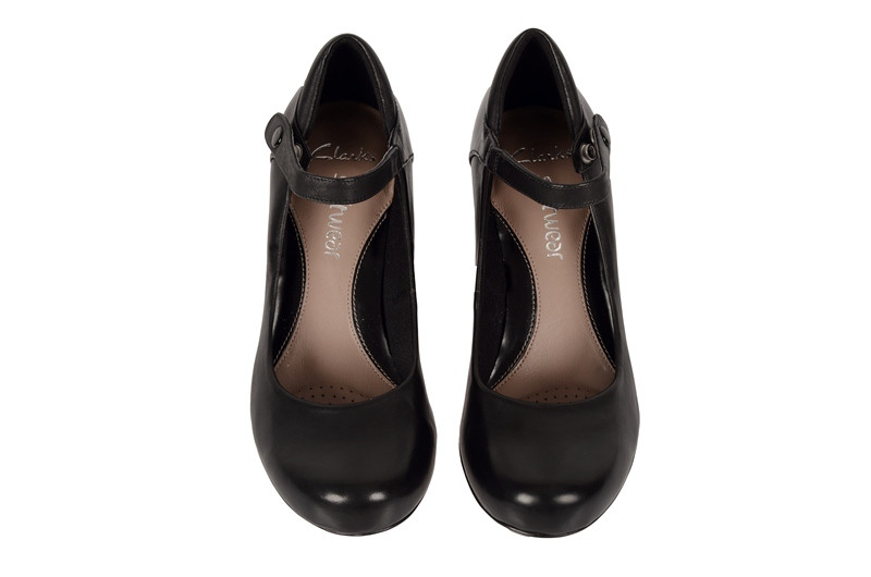 Clarks Deva Dolly Riemchen Pumps in schwarz Glattleder