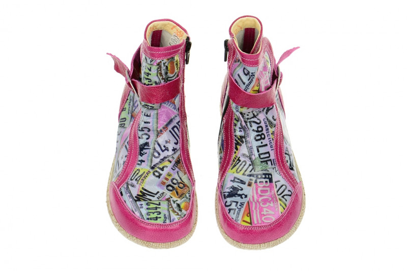 Eject Road Stiefelette pink art print - Lackleder