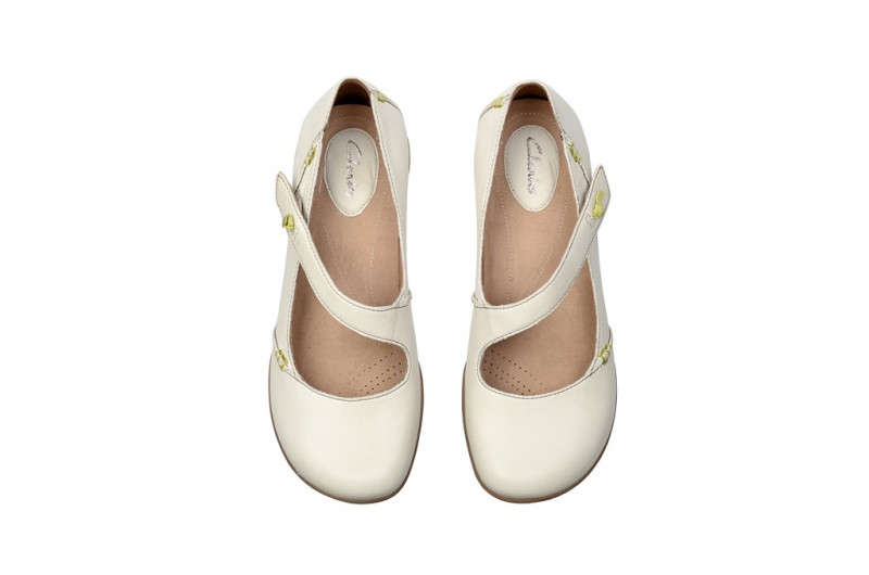 Clarks Felicia Plum Slipper cotton beige