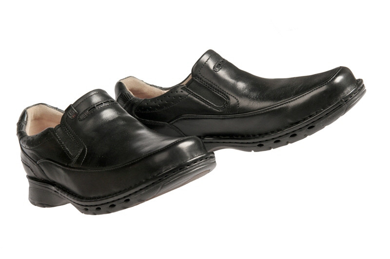 Clarks Un Step Slipper schwarz Extra-Weit