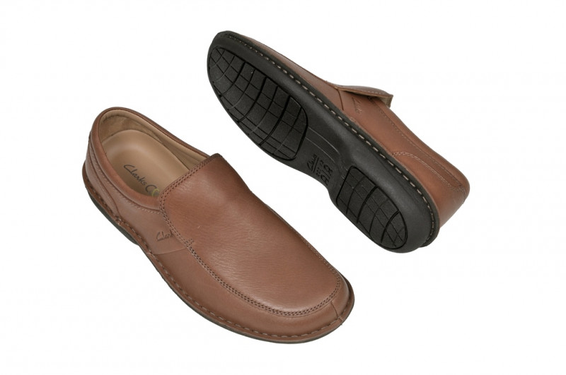 Clarks Slipper Sentry Slip braun H-Weite