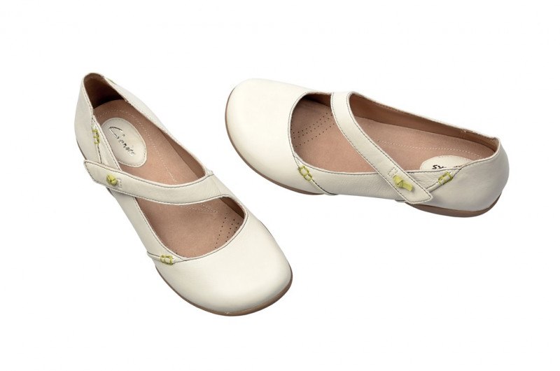 Clarks Felicia Plum Slipper cotton beige