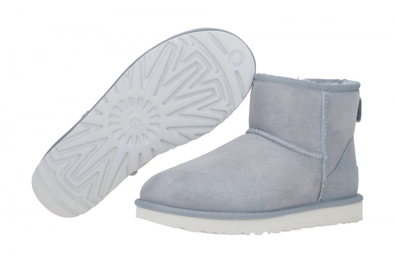 UGG Stiefel hellblau ash-fog Classic Mini II