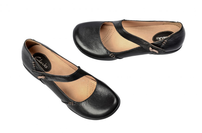 Clarks Felicia Plum Slipper schwarz