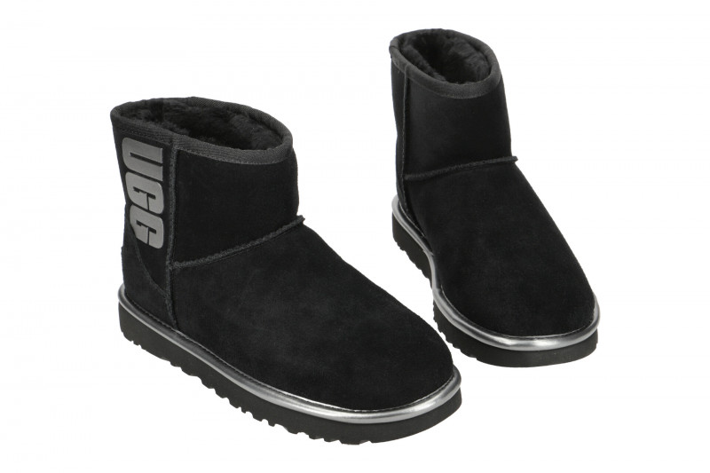 UGG Stiefel schwarz Classic Mini Ugg Rubber Logo