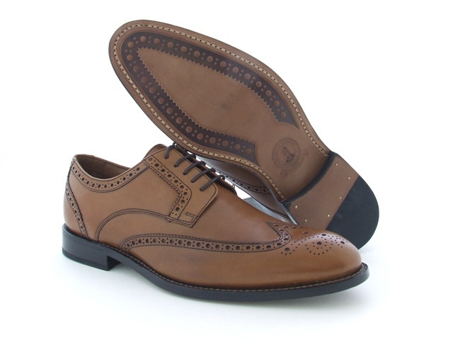 Clarks Dixon Class Schuhe in tan braun rahmengenäht