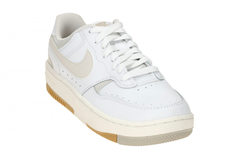 NIKE Gamma Force Sneaker Schuhe weiß beige Damen