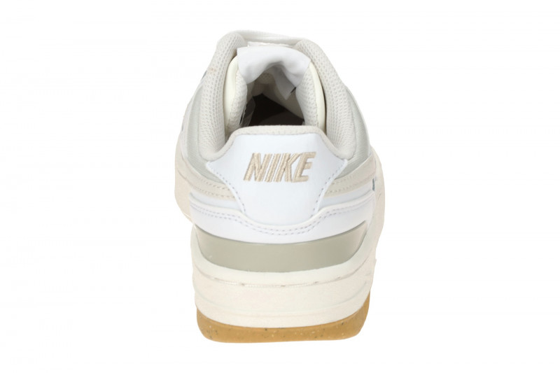 NIKE Gamma Force Sneaker Schuhe weiß beige Damen