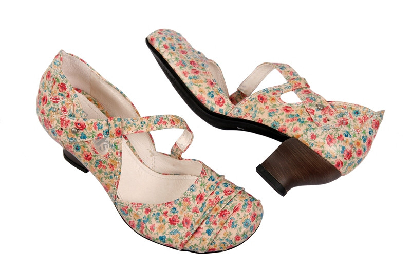 Tiggers Ginger Pumps flower beige