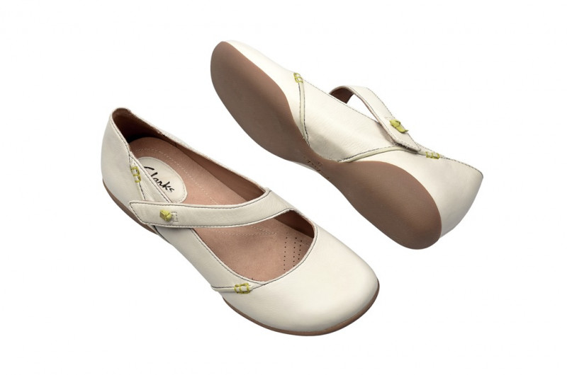 Clarks Felicia Plum Slipper cotton beige