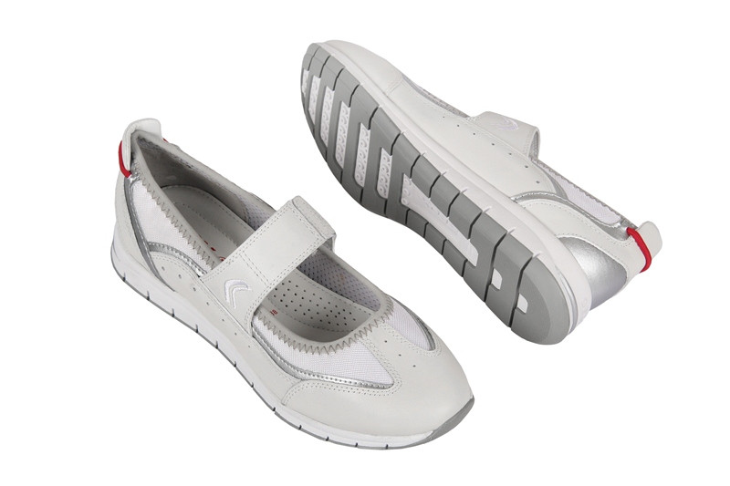Geox Respira Contactbal Schuhe in weiß Damen Slipper