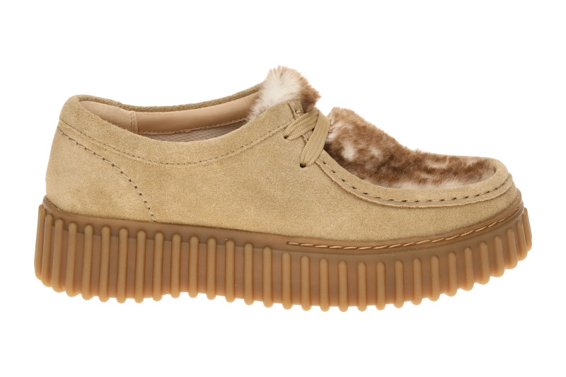 Clarks Torhill Bee Schuhe Mokassin beige sand Fell-Besatz 26327766