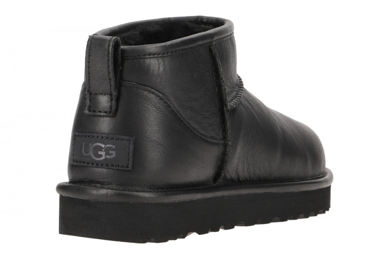 UGG Stiefel schwarz Glattleder Classic Ultra Mini