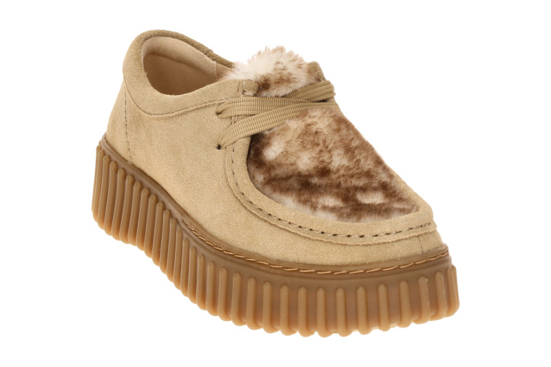 Clarks Torhill Bee Schuhe Mokassin beige sand Fell-Besatz 26327766