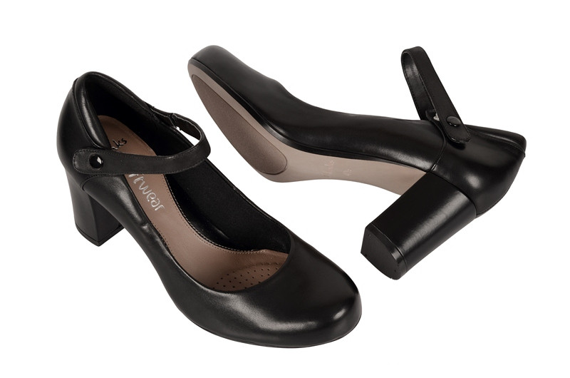 Clarks Deva Dolly Riemchen Pumps in schwarz Glattleder