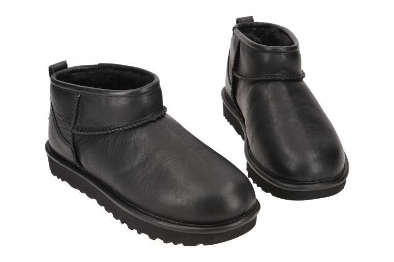 UGG Stiefel schwarz Glattleder Classic Ultra Mini