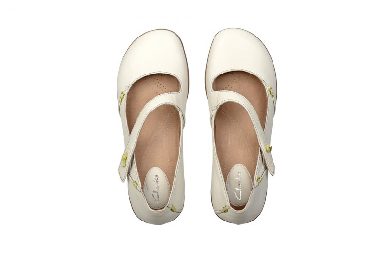 Clarks Felicia Plum Slipper cotton beige