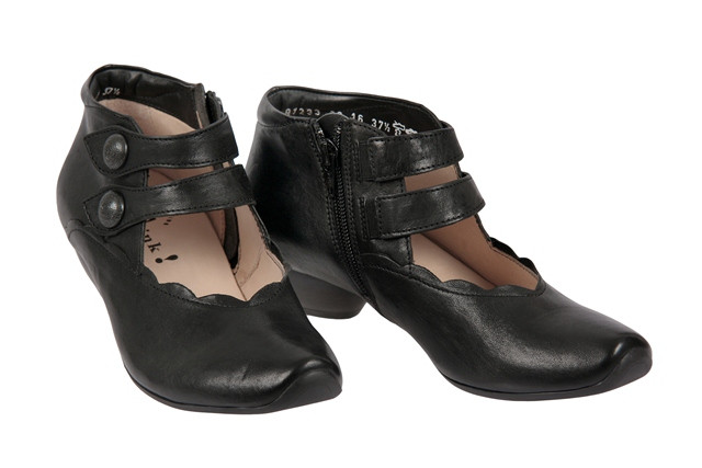 Think Aida Schuhe in schwarz 7-87233-00