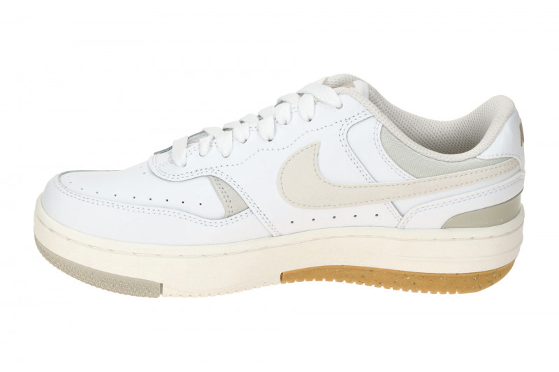NIKE Gamma Force Sneaker Schuhe weiß beige Damen