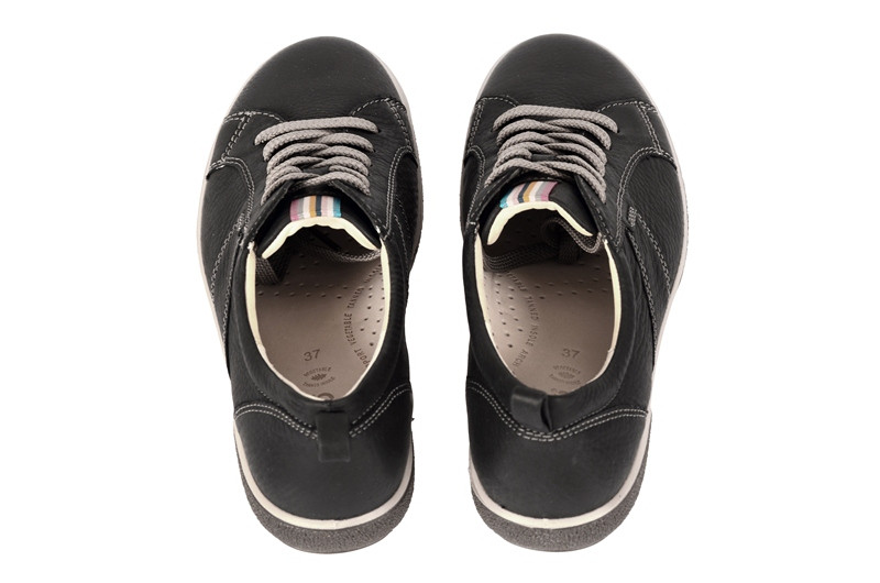 Ecco Chase Lace Schuhe in schwarz 231003 11001