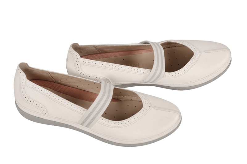 Clarks Un Bethany Slipper weiß