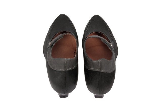 Think Schee Schuhe schwarz grau