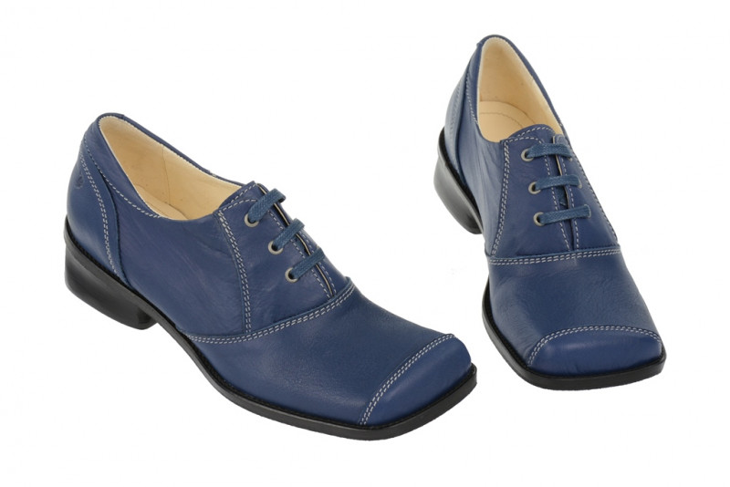 Tiggers Schuhe Yvonne in blau Karree Form