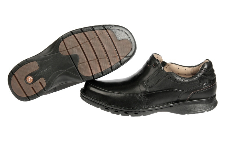 Clarks Un Step Slipper schwarz Extra-Weit