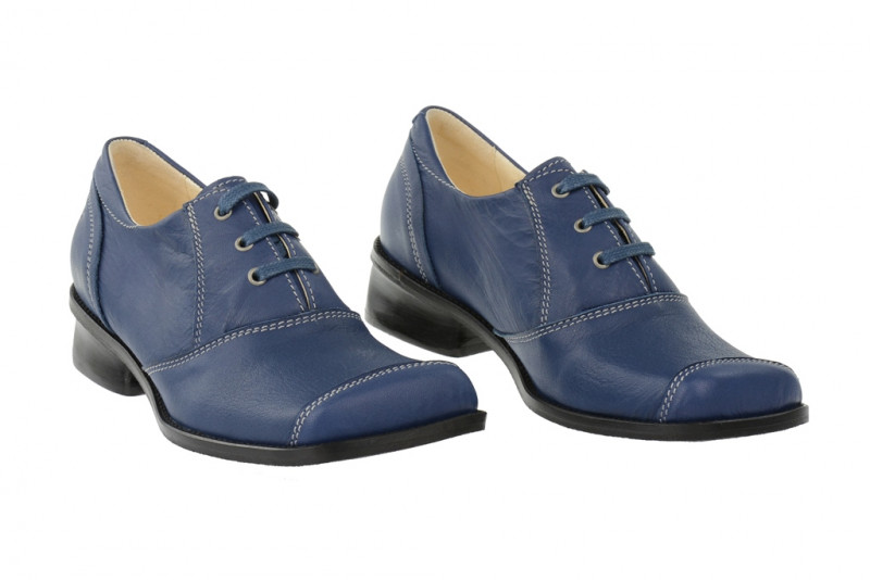 Tiggers Schuhe Yvonne in blau Karree Form