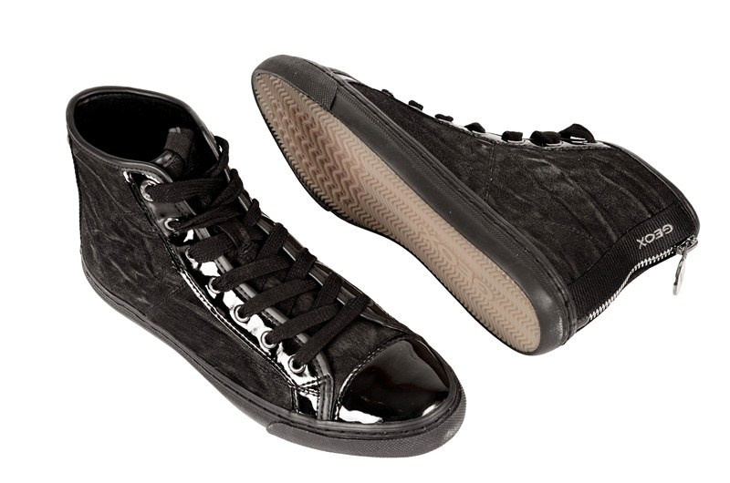 Geox Win.Club Schuhe in schwarz