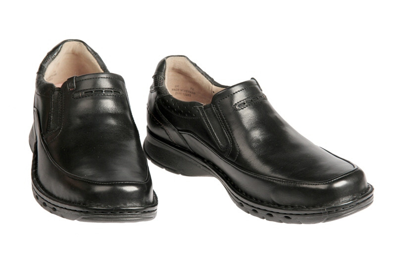 Clarks Un Step Slipper schwarz Extra-Weit