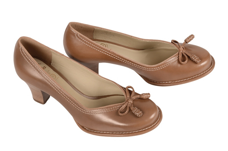 Clarks Bombay Lights Pumps in hellbraun 20350178