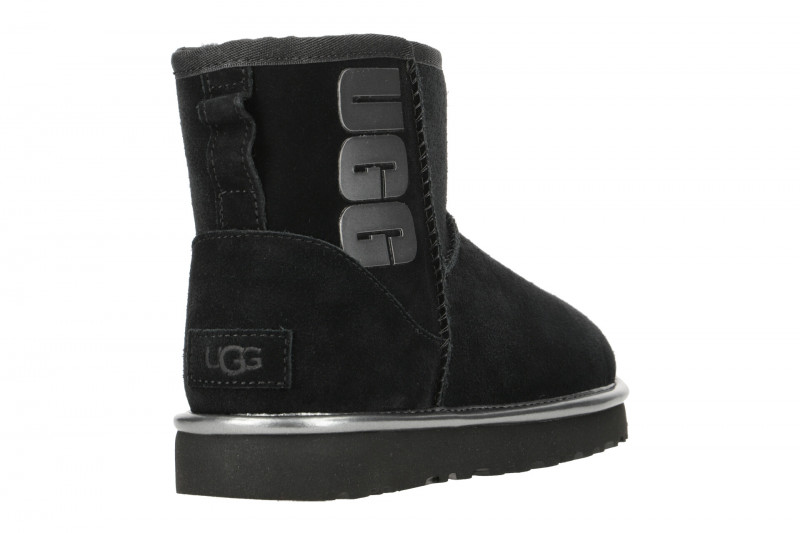 UGG Stiefel schwarz Classic Mini Ugg Rubber Logo