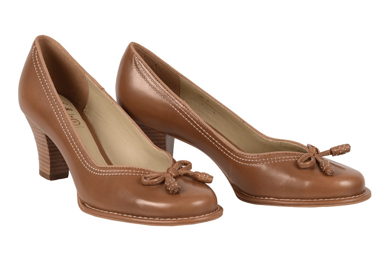 Clarks Bombay Lights Pumps in hellbraun 20350178