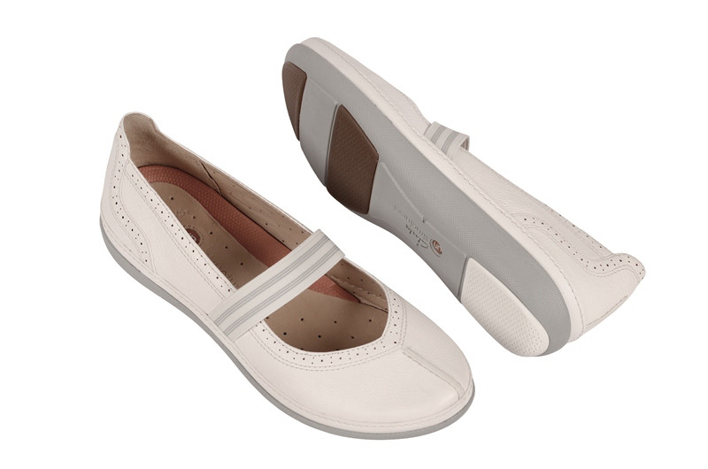 Clarks Un Bethany Slipper weiß