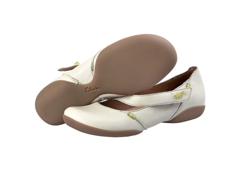 Clarks Felicia Plum Slipper cotton beige