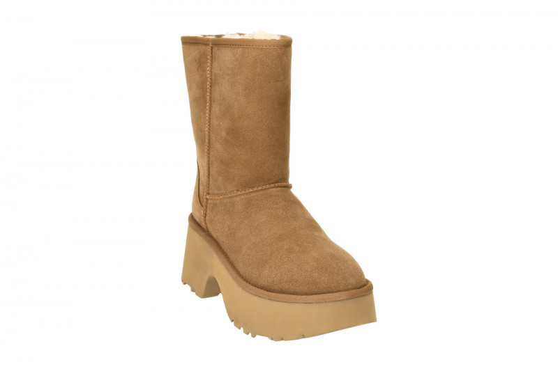 UGG Classic Short New Heights Stiefel braun 1158310
