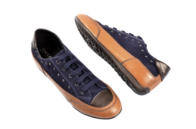 Geox New Moena Schuhe in hellbraun blau