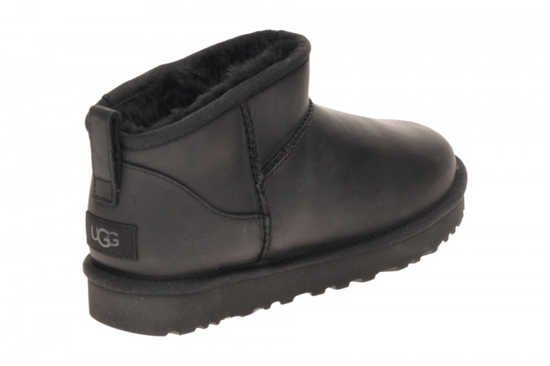 UGG Classic Ultra Mini Stiefelette schwarz Fettleder