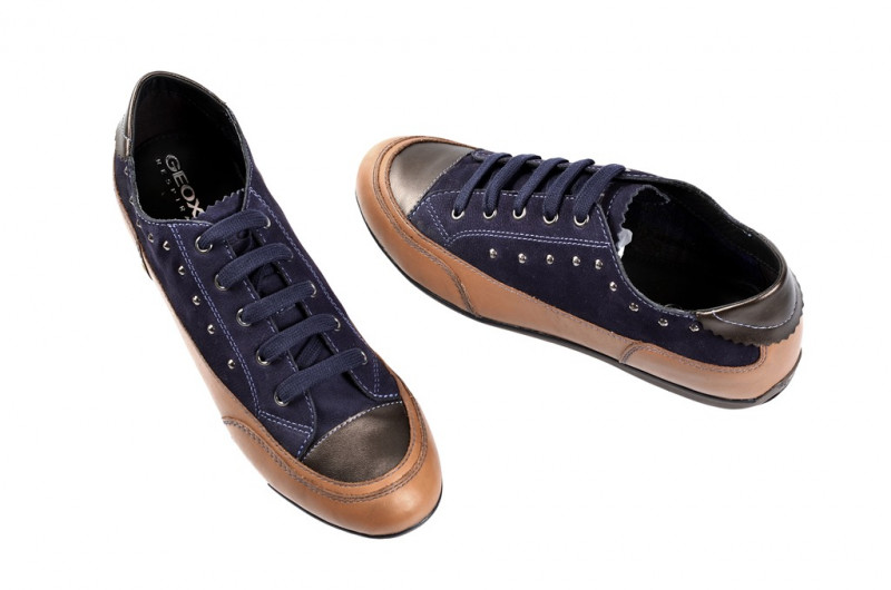 Geox New Moena Schuhe in hellbraun blau