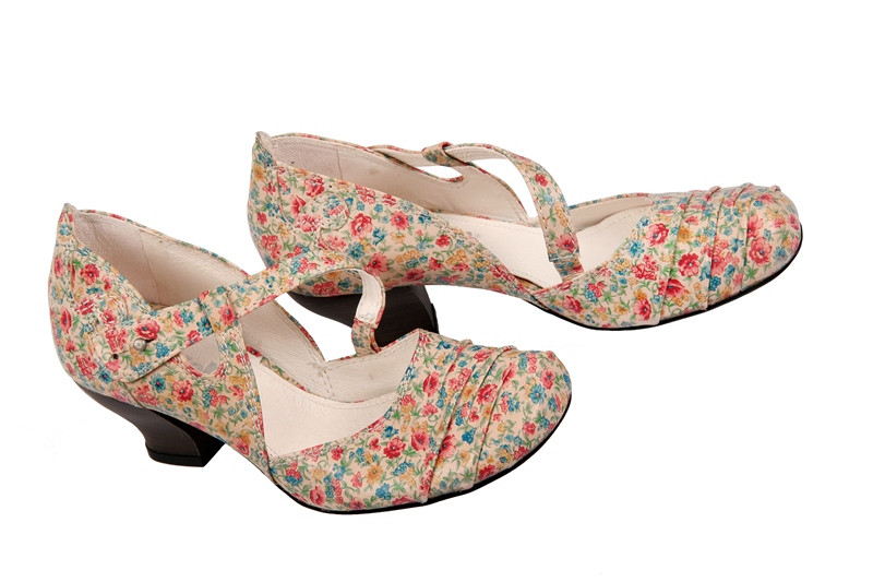 Tiggers Ginger Pumps flower beige