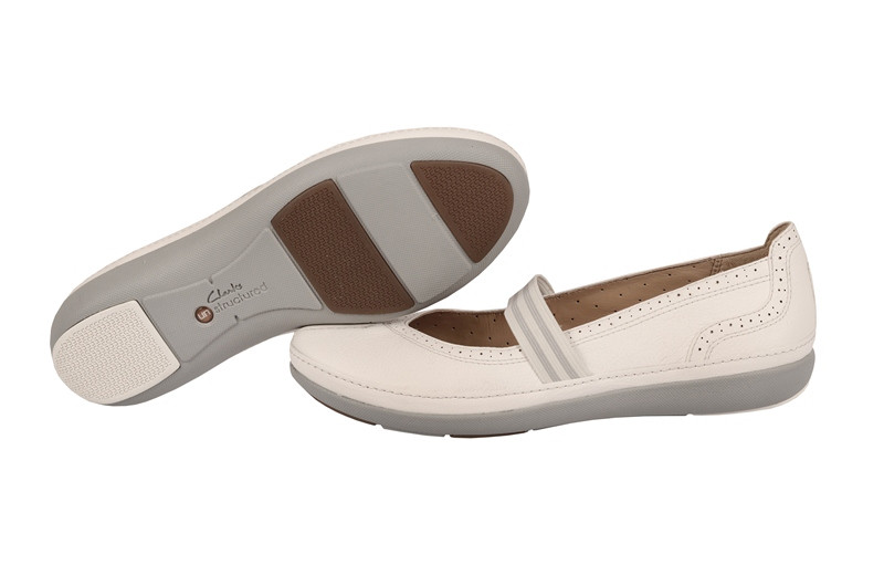 Clarks Un Bethany Slipper weiß