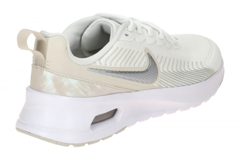 NIKE AIR MAX Nuaxis Schuhe weiß silber metallic Schimmer Damen