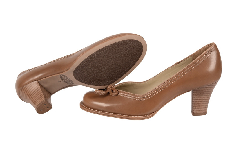 Clarks Bombay Lights Pumps in hellbraun 20350178